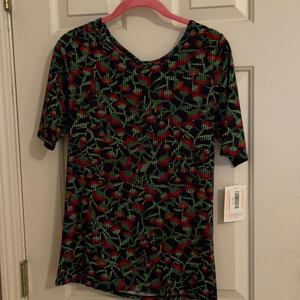 NWT LuLaRoe GiGi shirt size medium